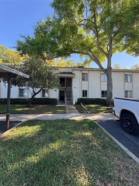 2 bed, 2.0 bath, 1054 sqft, $2,300 — Photo 3