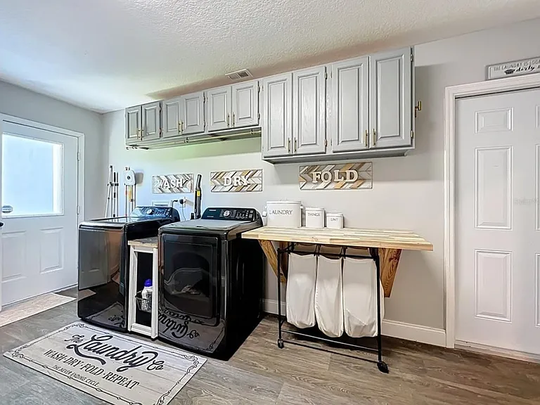 4400 Thermal Ln — Photo 36
