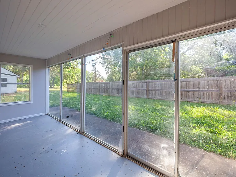 90 Shaw Ln — Photo 33