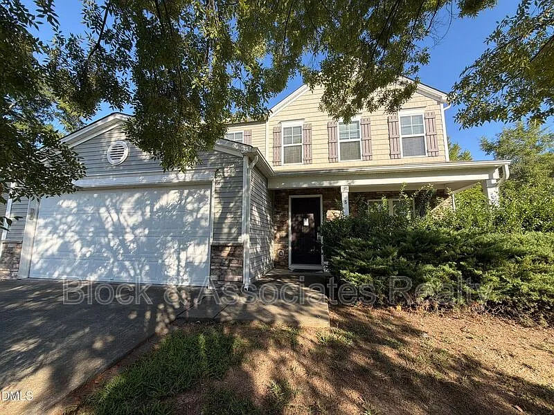 8 Duck Pond Ct