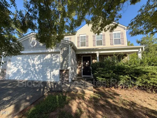 8 Duck Pond Ct, Durham, NC 27703