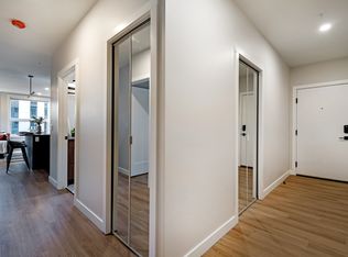 909 5th Ave SW #906, Calgary, AB T2P 3G5