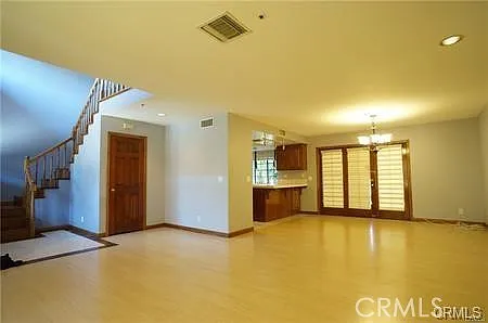 3 bed, 1966 sqft, $4,100 — Photo 4