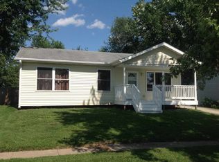 8713 Waterview Rd, Machesney Park, IL 61115