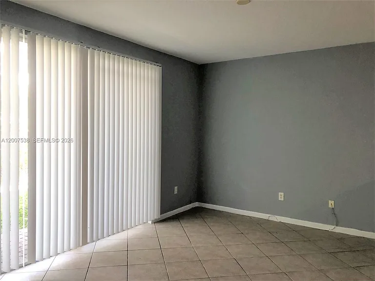 8209 SW 25th Ct — Photo 15