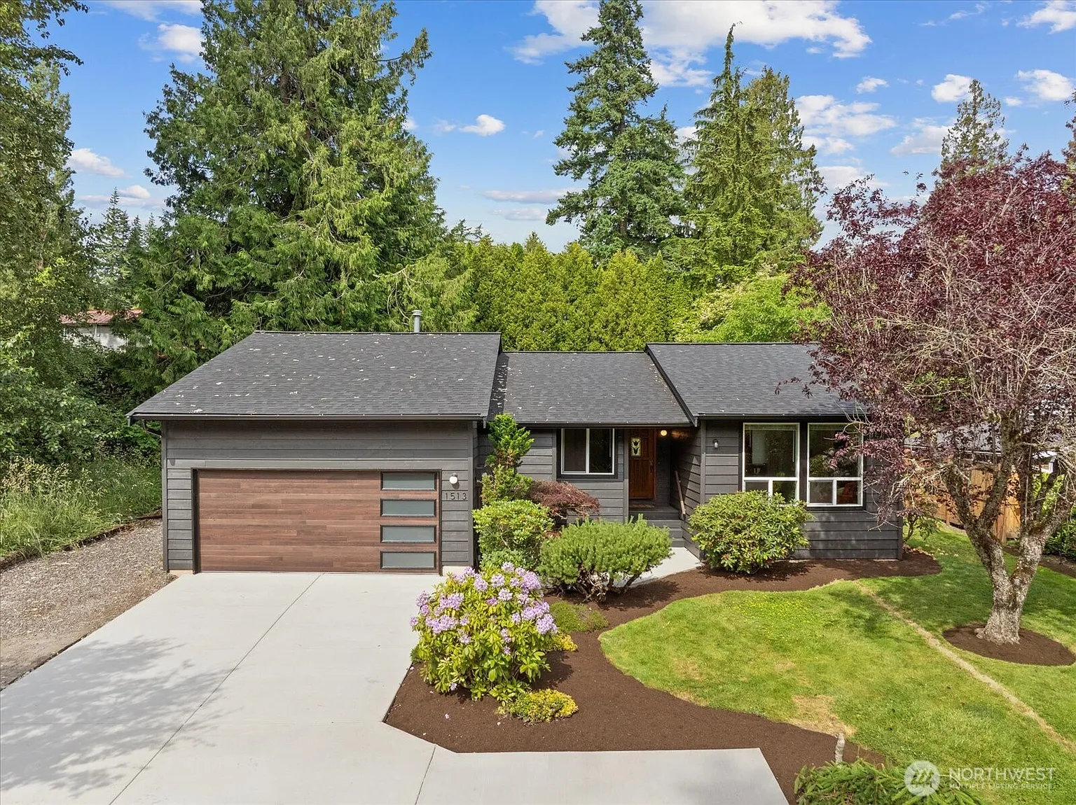 1513 Lowell Avenue photo 1