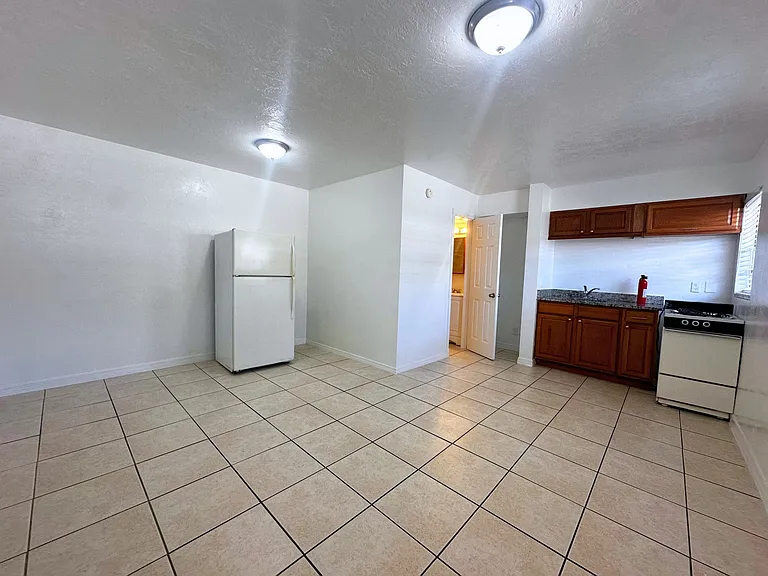 4611 South Congress Ave — Photo 6