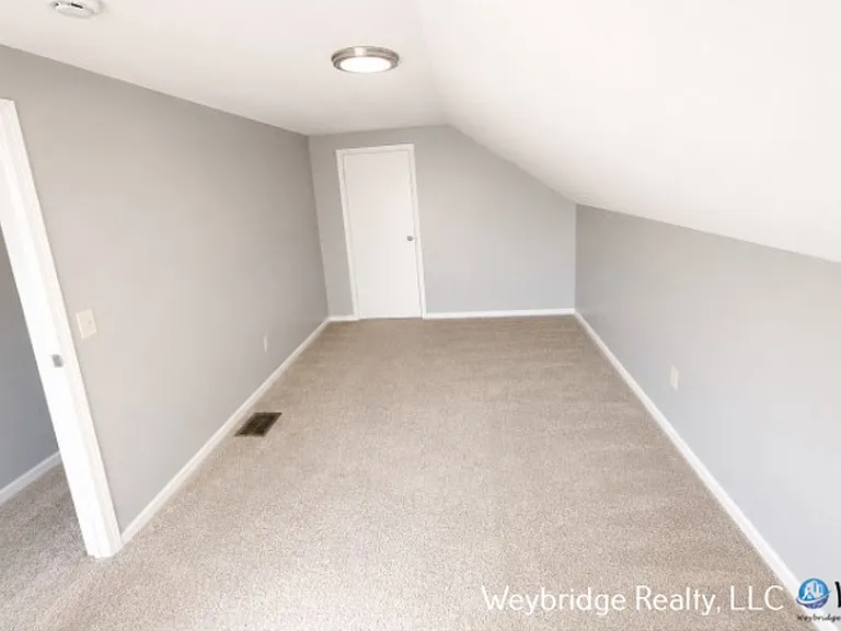 Academy 862 — Photo 17