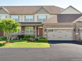 724 E Oliviabrook Dr, Villa Park, IL 60181