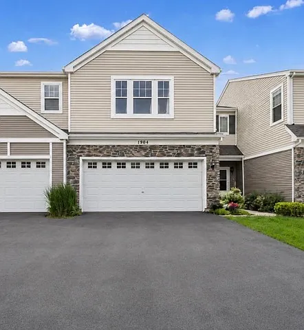 1904 Cobblestone Dr