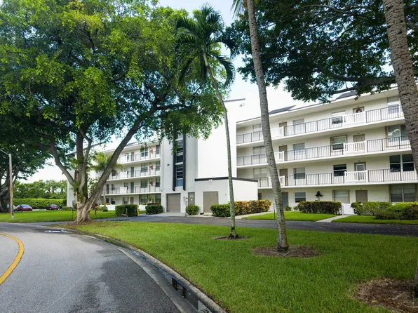 24 Abbey Ln APT 301, Delray Beach, FL 33446