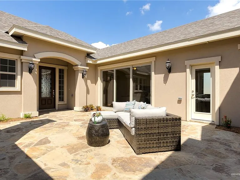 4404 Ensenada Ave — Photo 2