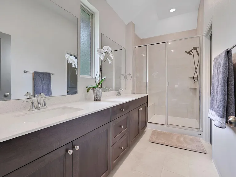 4933 Chester Lake Ln — Photo 24