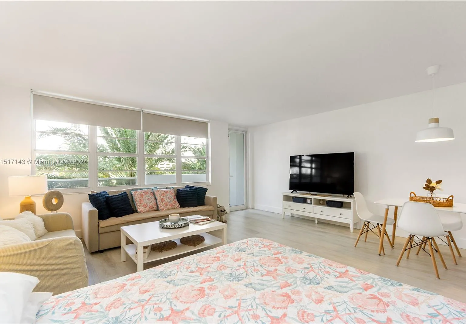 The Decoplage Condo — Photo 2