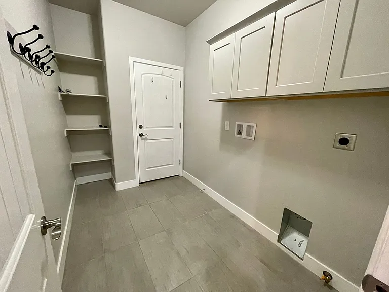 3686 Richie Dr — Photo 23