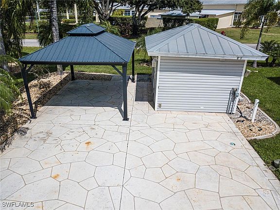 2nd image of 10054 Parkwood Dr