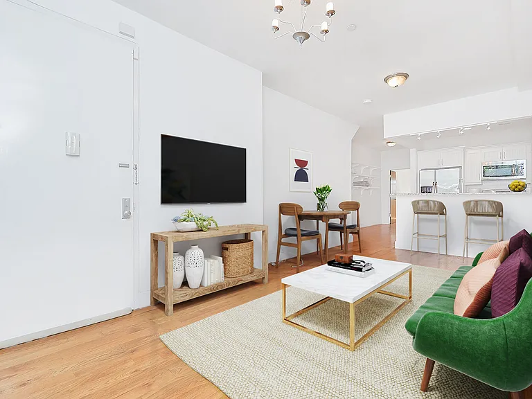 305 Albany Ave #1 — Photo 2
