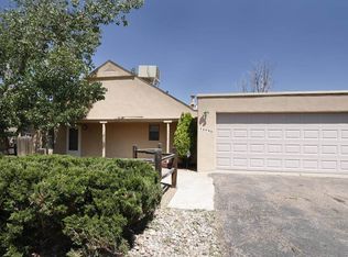 1096 Sunshine Way, Santa Fe, NM 87507