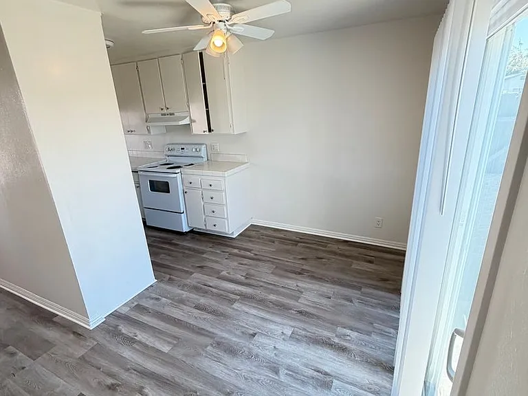 7525 Pacific Ave — Photo 9
