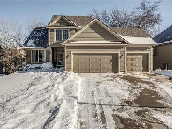 652 N Diane Dr, Olathe, KS 66061
