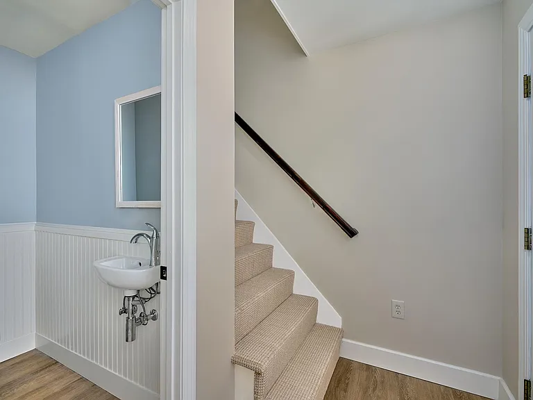70 South St — Photo 7
