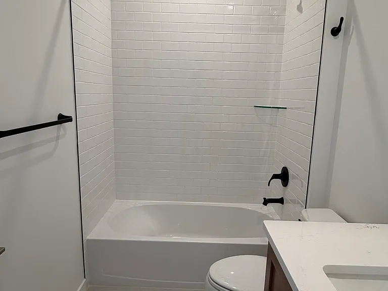 22133 Midmoore Dr — Photo 10