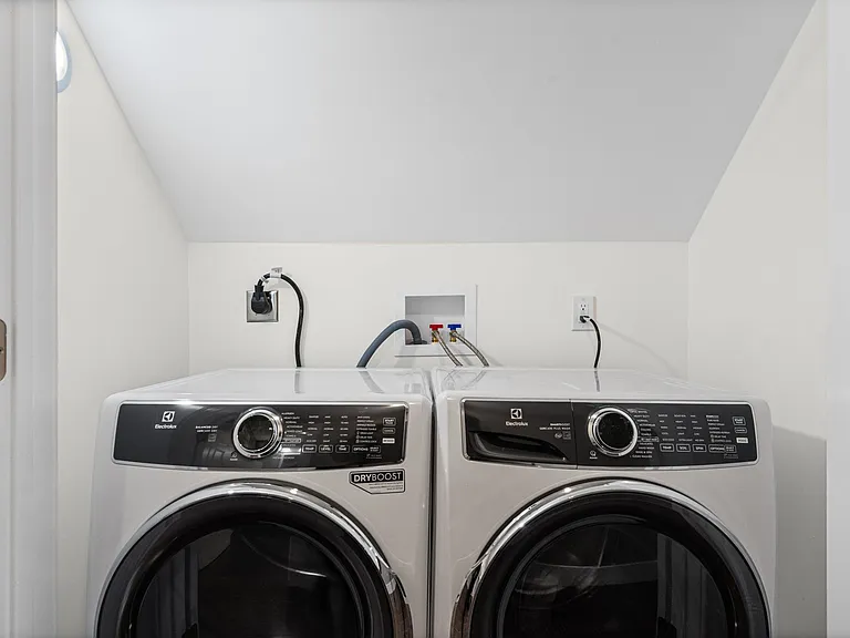 521 Warren St #4 — Photo 44