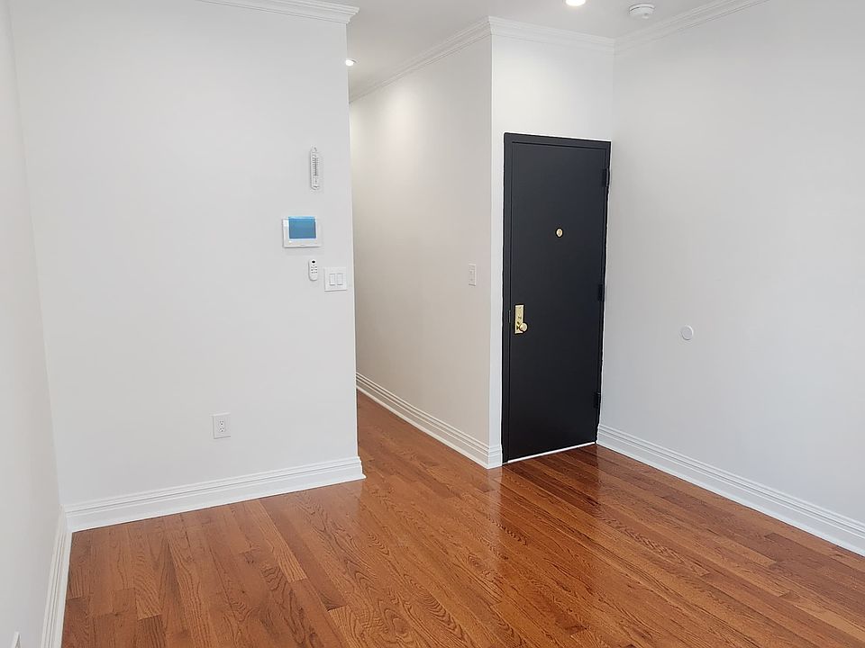 1st image of 714 11th Ave #3L