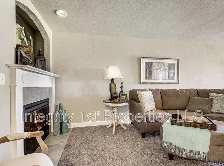 10501 Clubhouse Dr — Photo 12
