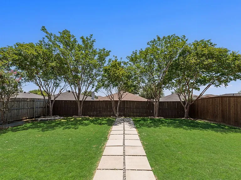 1421 Laurel Hall Ln — Photo 22