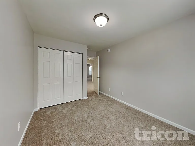 910 Statler Dr — Photo 12