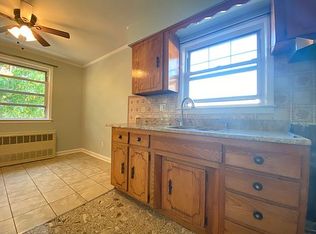 32-53 41st St #3F, Astoria, NY 11103