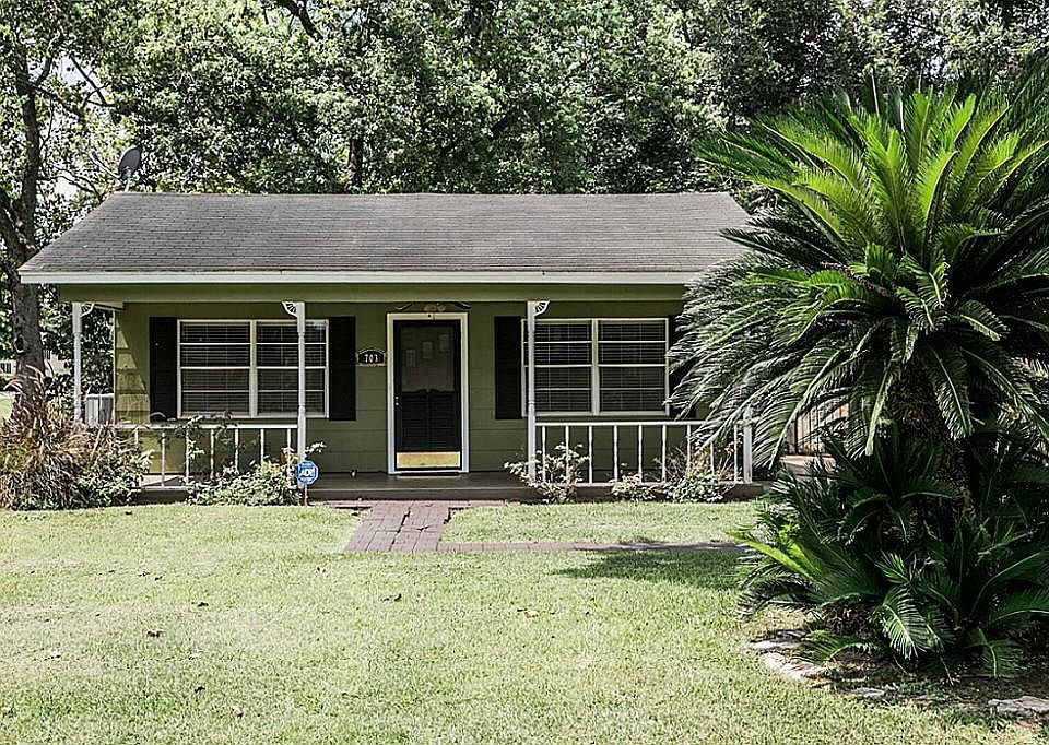Front of home at 703 Koehl