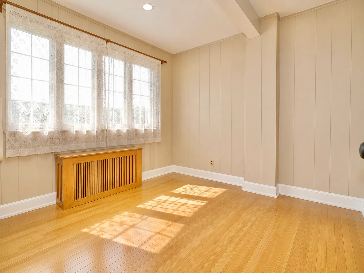 3 bed, 1.5 bath, $3,200 — Photo 3