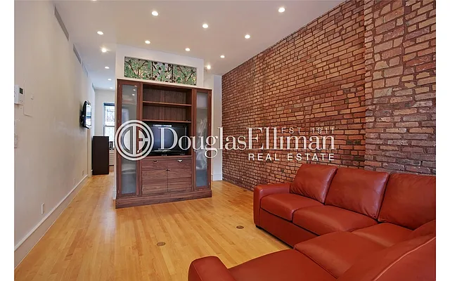 Rented by Douglas Elliman | media 24