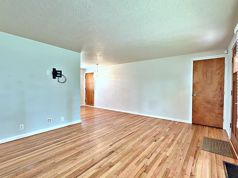 12820 SW Edgewood St — Photo 6