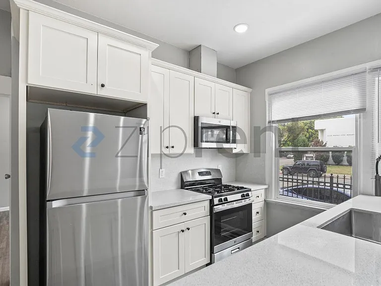 1202 Adeline St — Photo 14