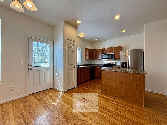 3rd image of 7920 Sandy Springs Point