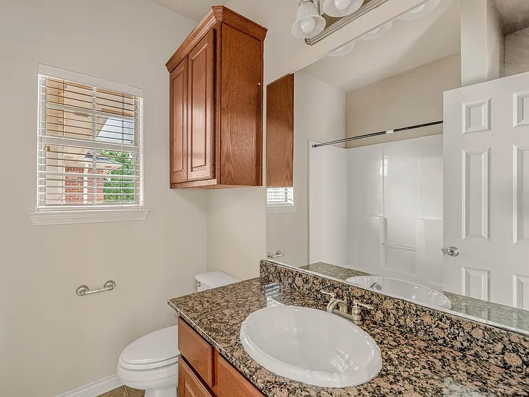 304 Forest Dr — Photo 14
