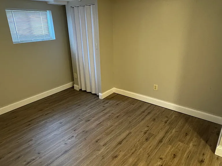 1051 Desoto Rd — Photo 16