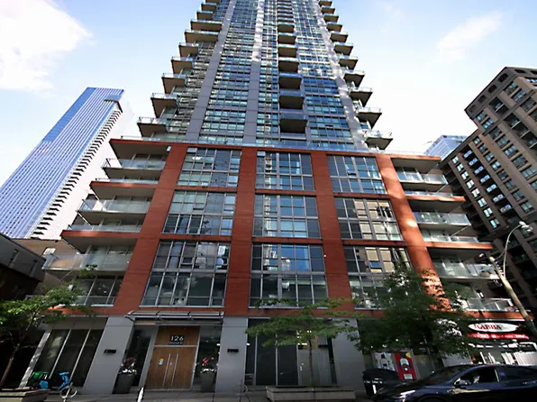 126 Simcoe St #1707, Toronto, ON M5H 4E6