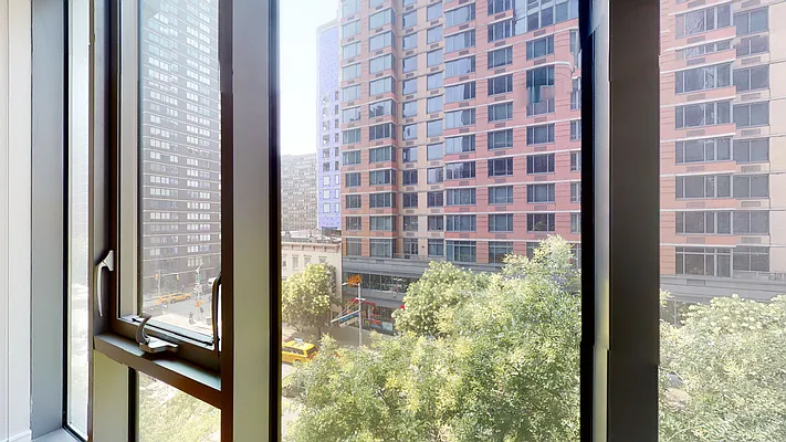 Rented by Bond New York | media 40