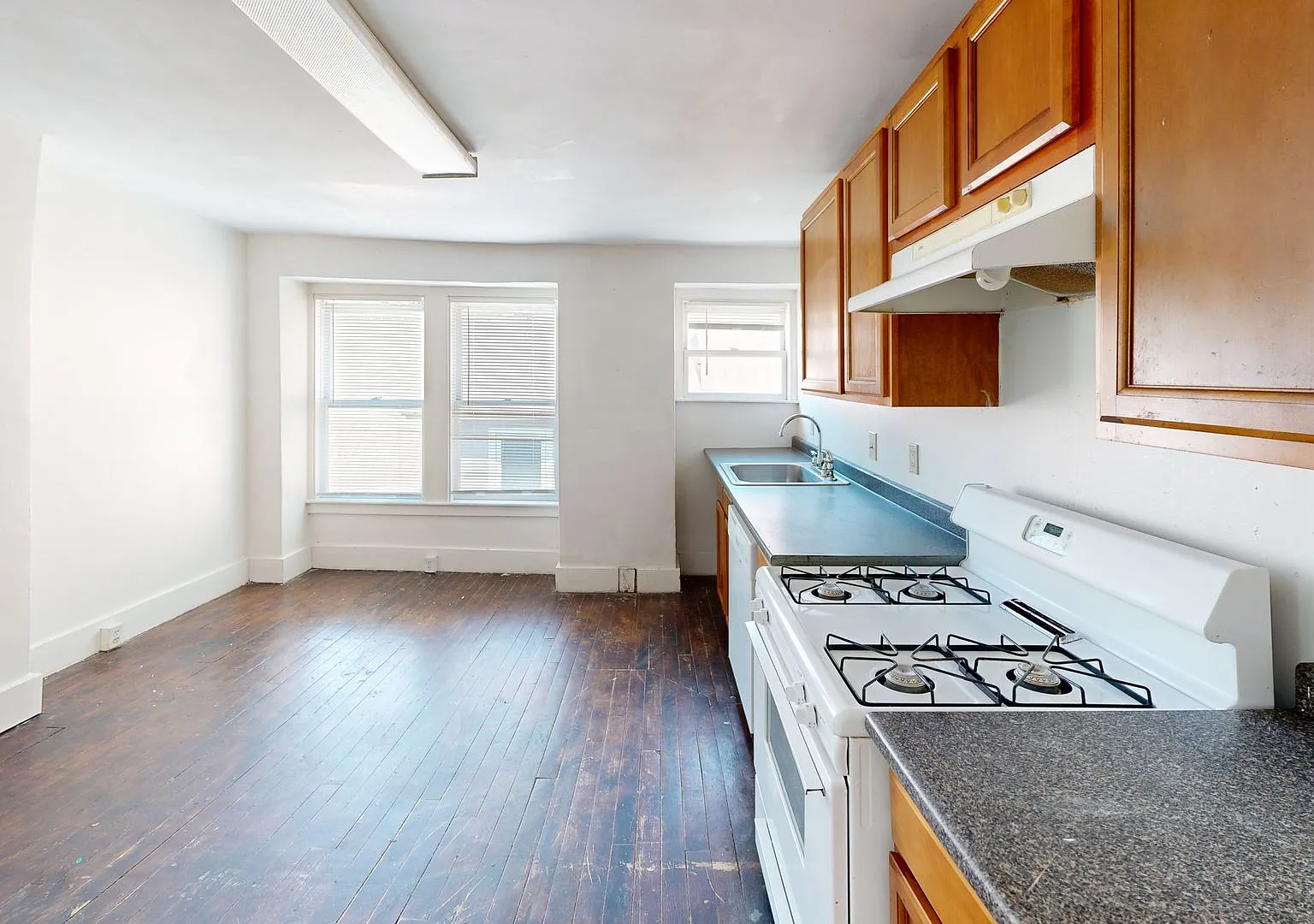 120 Main St. — Photo 1