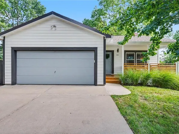 321 Dearborn St, Baldwin City, KS 66006