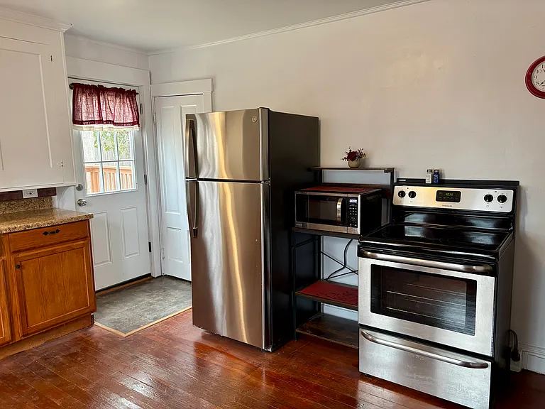 17 Main St #1 — Photo 14