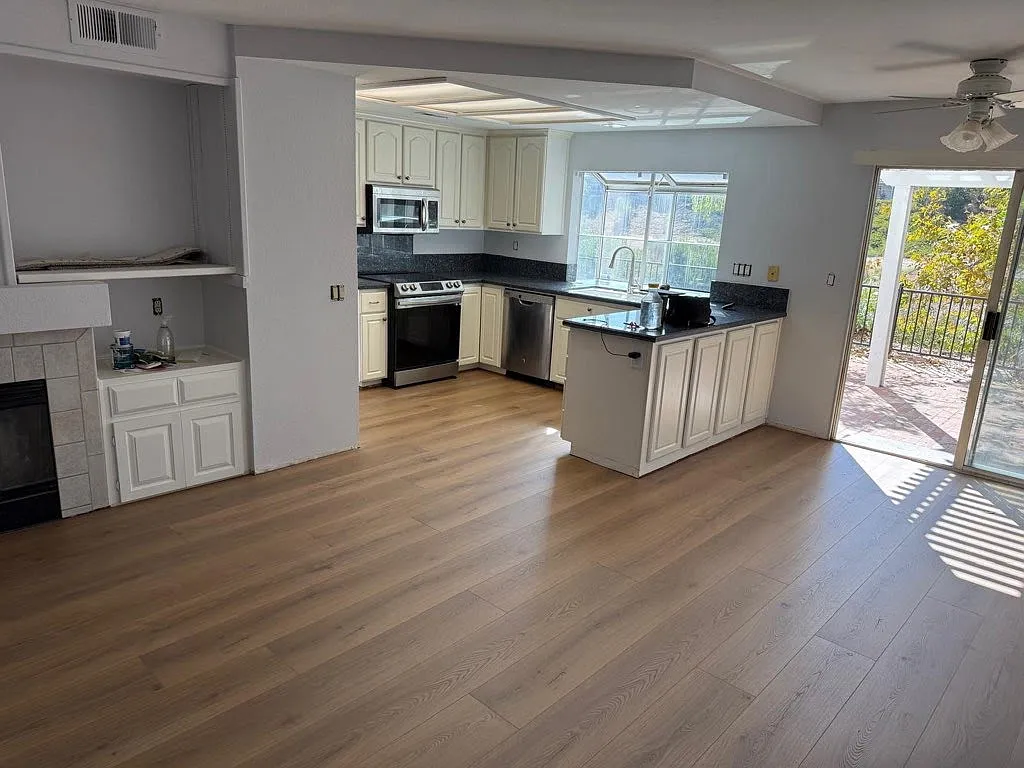 4 bed, 1843 sqft, $4,795 — Photo 4