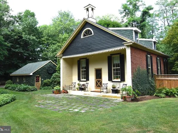 184 Old Church Rd, Robesonia, PA 19551