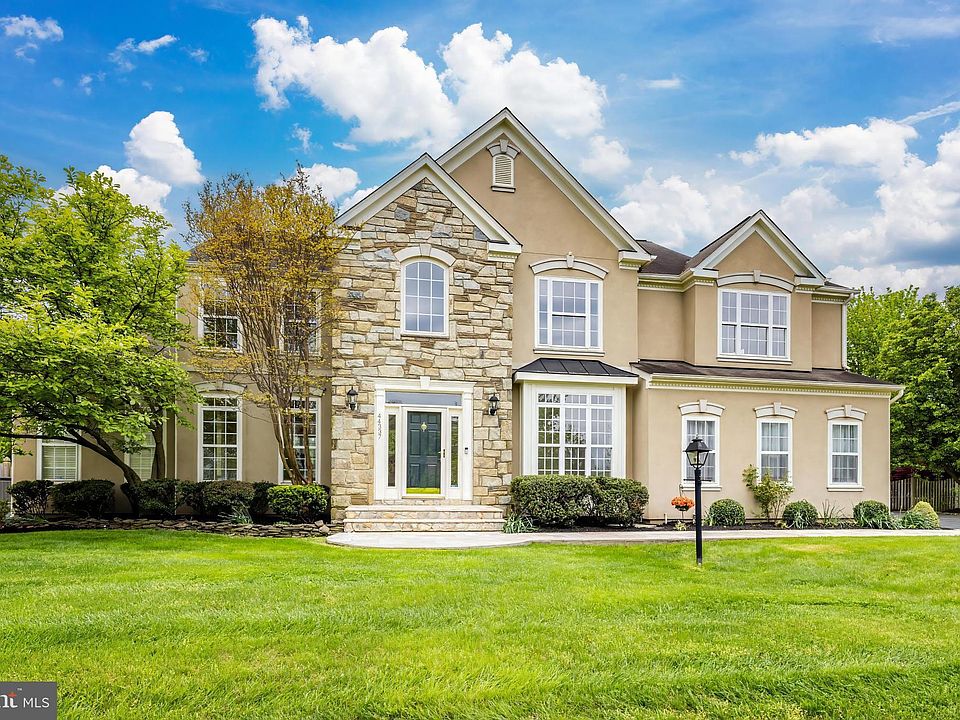 1st image of 44337 Lord Fairfax Pl