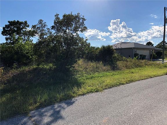 5th image of 15053 Acorn Cir