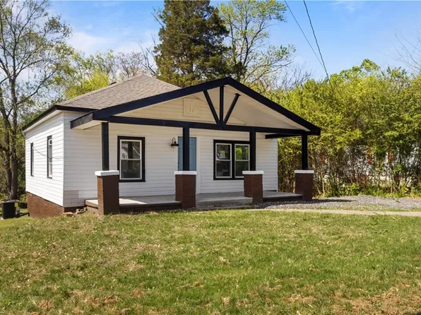 629 Lee St, Eden, NC 27288